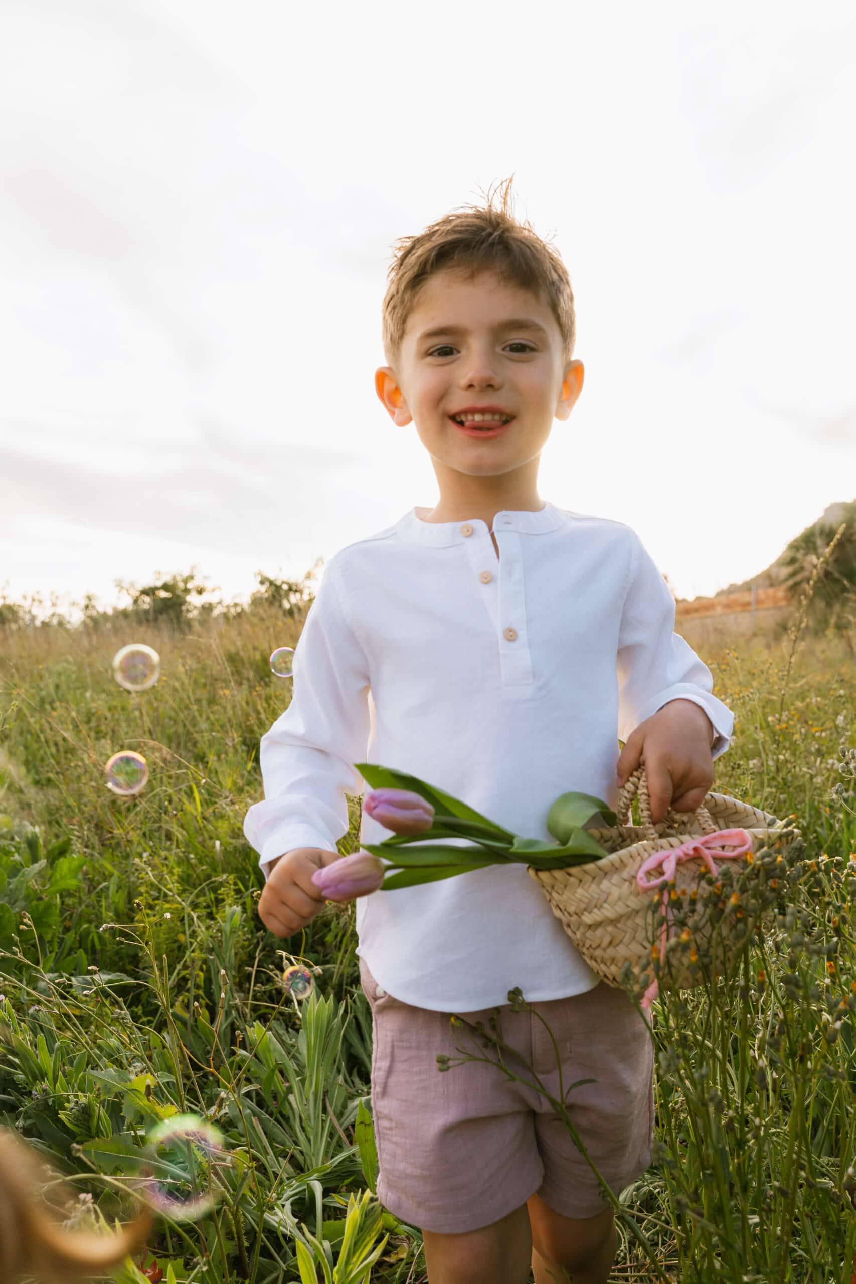 Bermuda de niño malva con bolsillos laterales