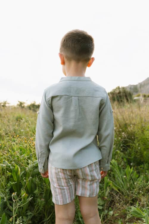 Bermuda de niño de rayas con bolsillos laterales